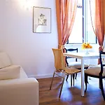 Vetrina Holidays Apartment Navona